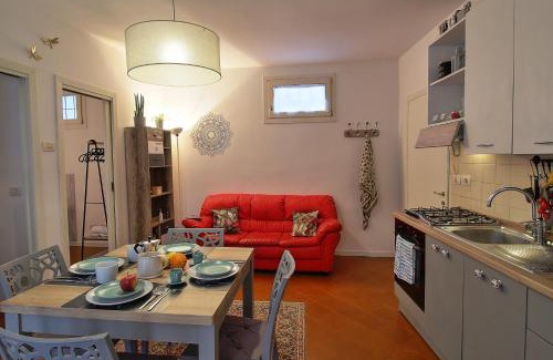 Lazise Old Town Apartamento | Casa Peppa