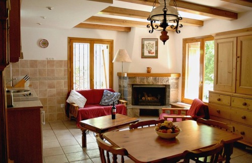 Torla Cabaña | Casa Petirrojo Torla-Ordesa, acogedora casa en 3 plantas con terraza y 2 baños