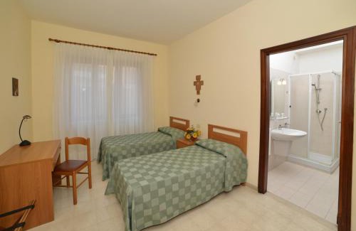 Quartiere XIII Aurelio Hotel | Casa Piccole Ancelle di Cristo Re