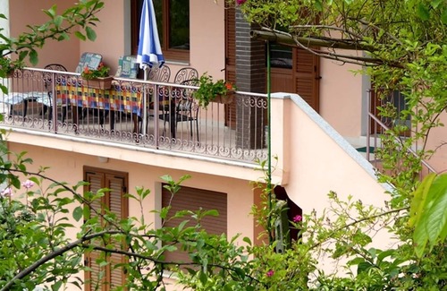 Pettenasco Casa | Casa Piera with private panoramic garden and superb view on Lake Orta