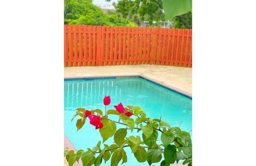 Quebrada Vueltas Condominio | Casa PIÑA, 3 bedroom condo with pools & gated area