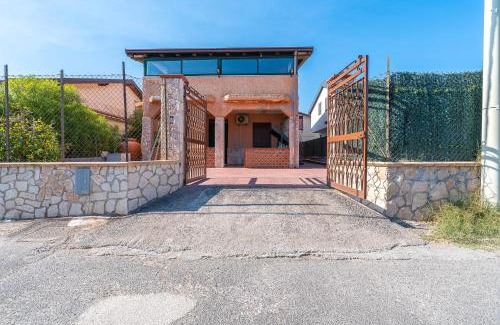 Agnone Bagni Apartamento | Casa Pina a due passi dal mare