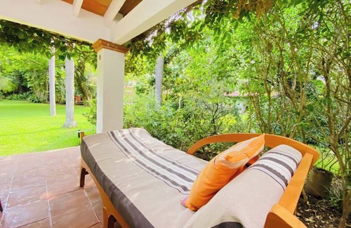 Santo Domingo Casa | Casa Pomona: Spacious 6-bedroom house in delightful Tepoztlán