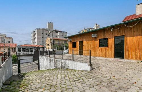 Abraao Casa | Casa Próximo ao Centro com Vista para o Mar.