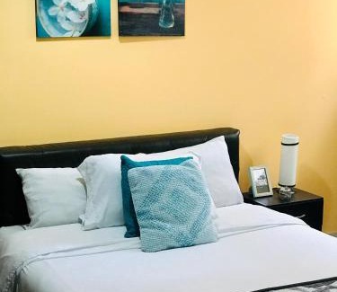 La Gran Via Cama Y Desayuno | Casa Prada Bed & Breakfast