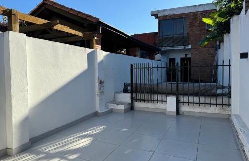 Asuncion Apartamento | Casa Privada con Piscina y Parking Gratis en Asunción