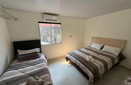 Asuncion Apartamento | Casa Privada con Piscina y Parking Gratis en Asunción