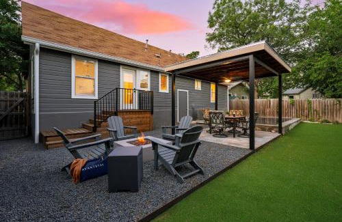 Central East Austin Casa | Casa Que Canta by AvantStay Private Pool Firepit Walkable East Austin Gem