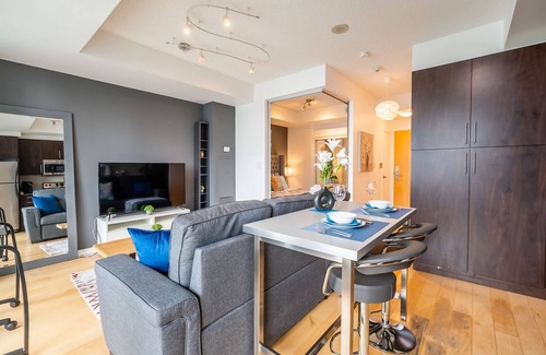 Leslieville Apartamento | Casa Queen- Elegant Suite in Leslieville