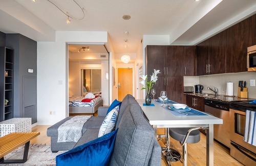 Leslieville Apartamento | Casa Queen- Elegant Suite in Leslieville