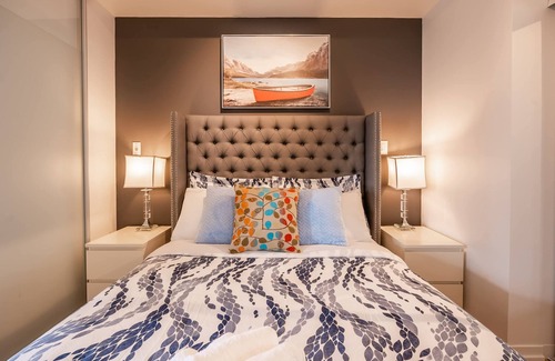 Leslieville Apartamento | Casa Queen- Elegant Suite in Leslieville
