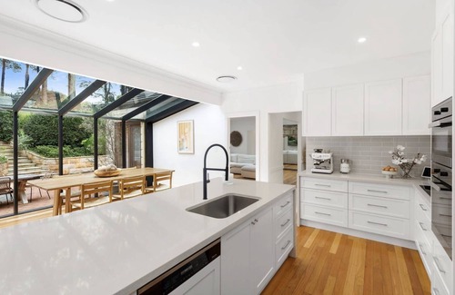 Picketts Valley Casa | Casa Queenie Summary: