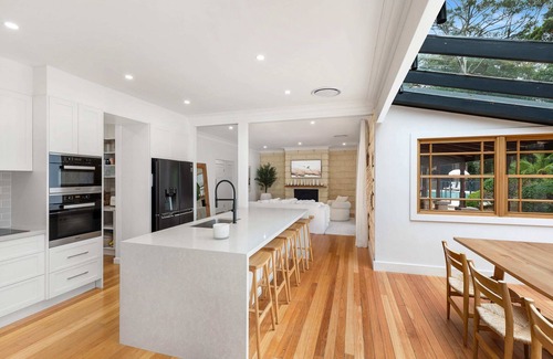 Picketts Valley Casa | Casa Queenie Summary: