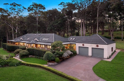 Picketts Valley Casa | Casa Queenie Summary: