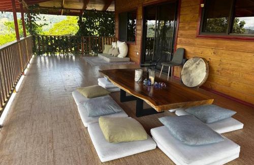 Dominical Hotel | Casa Quetzal: Jungle Retreat