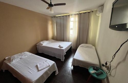 Goiania Casa | Casa Quintal Bueno! 5 quartos com ar split e internet ultra! Perto do melhor de Goiânia! Marista Parques Areião e Vaca Brava Hospital Premium Mater Dei Blue Fit Perdomo Goiânia Shopping!