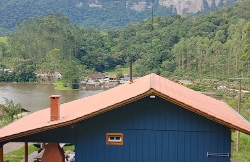Rio dos Cedros Casa | Casa Quintal Catavento Aconchego e Vista do Lago