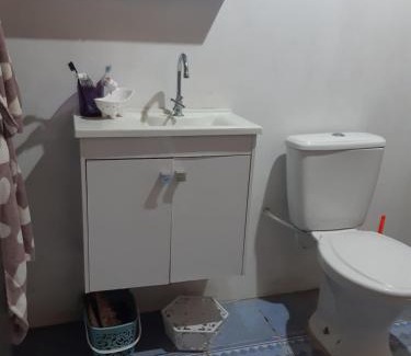 Garopaba Casa | Casa Rústica praia da Ferrugem próximo praia com piscina compartilhada