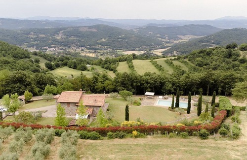 Bivio Lugnano Villa | Casa Raffaello - Cuatro Habitaciones Villa, Capacidad 8