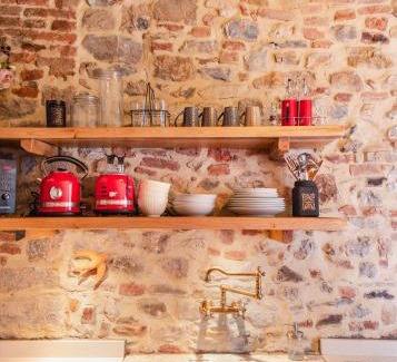 Suvereto Apartamento | Casa Raffaella 1 Tuscan charm in medieval Suvereto