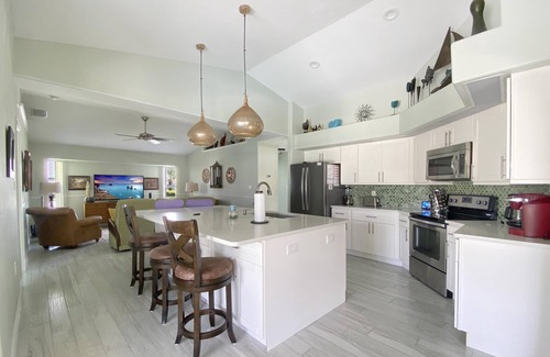 White Marsh Villa | Casa Ricardo, capacidad para 8 personas, piscina privada climatizada, Rotonda, Florida