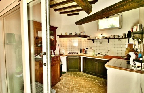 Umbertide Villa | Casa Riozzo. TENIS PRIVADO, PISCINA PRIVADA, cocinas exteriores / interiores, wifi gratuito