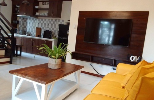 Tagaytay Casa | Casa Robles Full Villa: Private, Cozy House with Exclusive Pool in Tagaytay