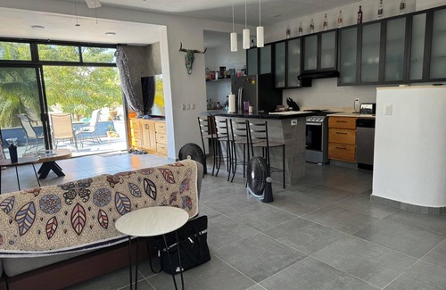 Barra de Navidad Casa | Comunidad cerrada de Casa Roca Blanca frente a la playa con piscina compartida
