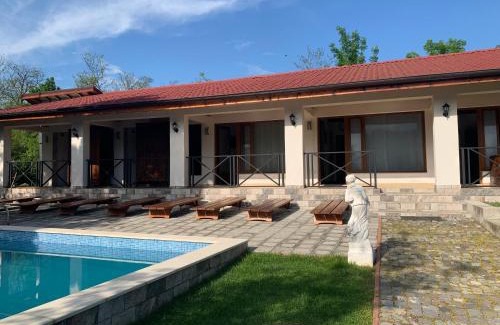 Eselnita Casa | Casa Romana