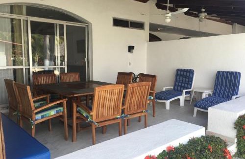Ixtapa Villa | Casa Romantica De Playa