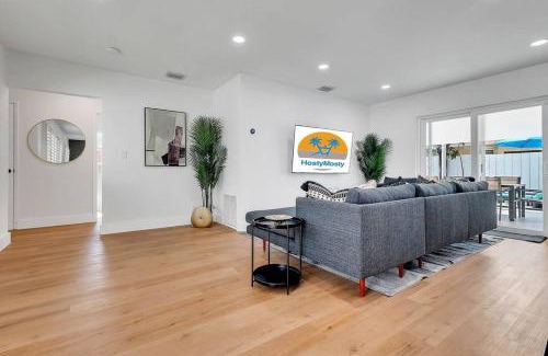 Harbor Village Casa | Casa Rosa 3 Bed 2 Bath with Pool & BBQ 5 Min to Beach