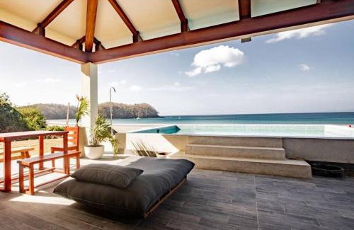 Las Escobas del Venado Casa | CASA ROSA 49’ - Playa Venao Beach