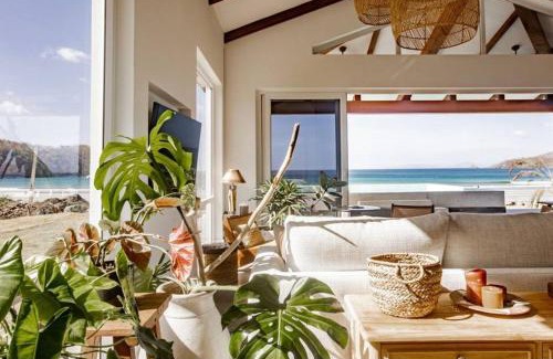 Las Escobas del Venado Casa | CASA ROSA 49’ - Playa Venao Beach