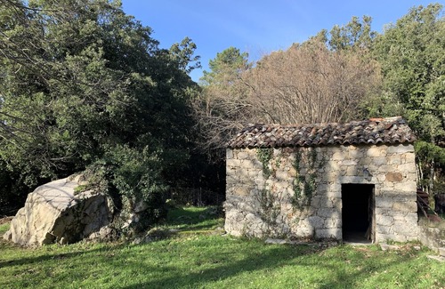 Tavera Casa | Casa Rossa is a large family house surrounded by greenery!
