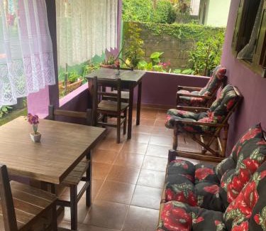 Campo Alegre Apartamento | Casa roxa