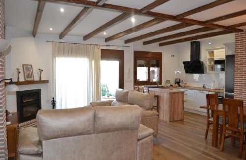 Fuenlabrada de los Montes Casa | Casa Rural La Madroña