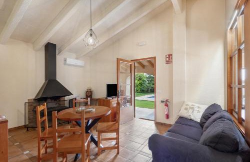 San Martin Sarroca Apartamento | Casa rural amb piscina i jardí