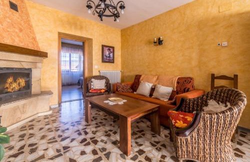 Canicosa de la Sierra Casa | Casa Rural Bocanegra
