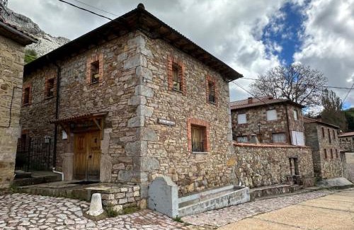 Valdorria Casa | Casa rural C de Caballo, Valdorria Brother Law SL