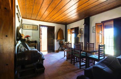 Riogordo Casa | Casa rural con barbacoa y piscina