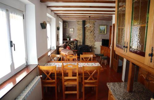Santa Maria de Valdeón Casa | Casa Rural Cares