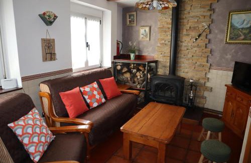 Santa Maria de Valdeón Casa | Casa Rural Cares