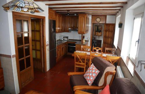 Santa Maria de Valdeón Casa | Casa Rural Cares