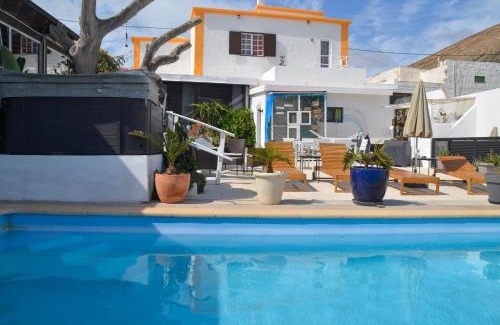 Montana Blanca Cama Y Desayuno | CASA RURAL GA7COLORES only adult