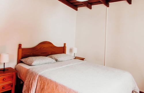 Breña Baja Casa | Casa Rural La Bodega con piscina y jardines ideal para familias y mascotas