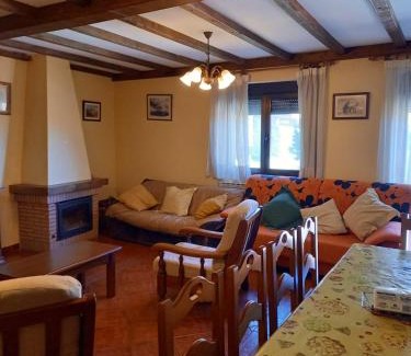 Navalguijo Casa | Casa Rural La Cerra