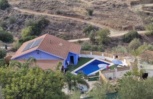 Campanillas Chalet De Esquí | Casa Rural Los Almendros