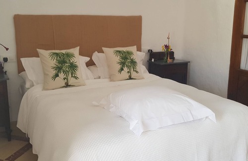Fuente-Tojar Cama Y Desayuno | Casa Rural Los Danzantes