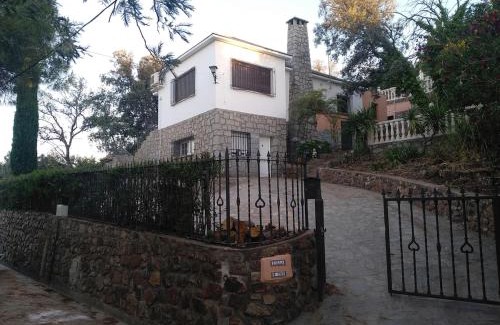 Navahermosa Chalet De Esquí | Casa Rural Río Cedena