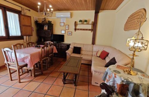 La Adrada Casa | Casa Rural TioMoreno by Naturadrada
